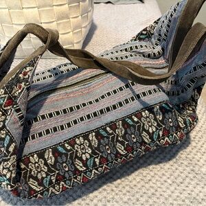 American Eagle vintage Boho Woven Floral Crossbody Bag in Black and Gray